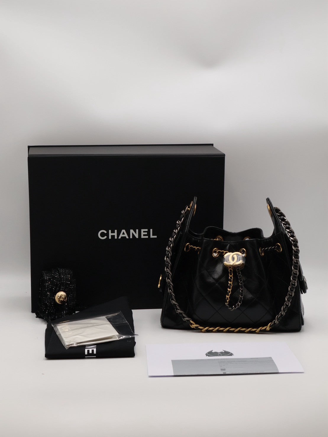 CHANEL 25 Mini Hobo Bag - 油蠟皮黑金銀