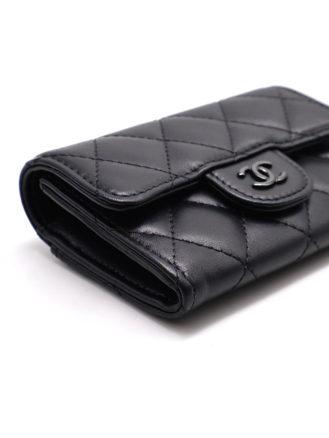 CHANEL 經典羊皮拉鍊夾層卡包 - So black