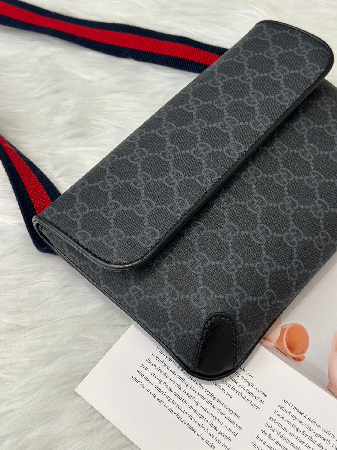 GUCCI Superr me老花胸包