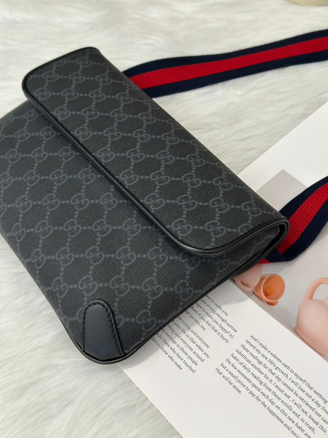 GUCCI Superr me老花胸包