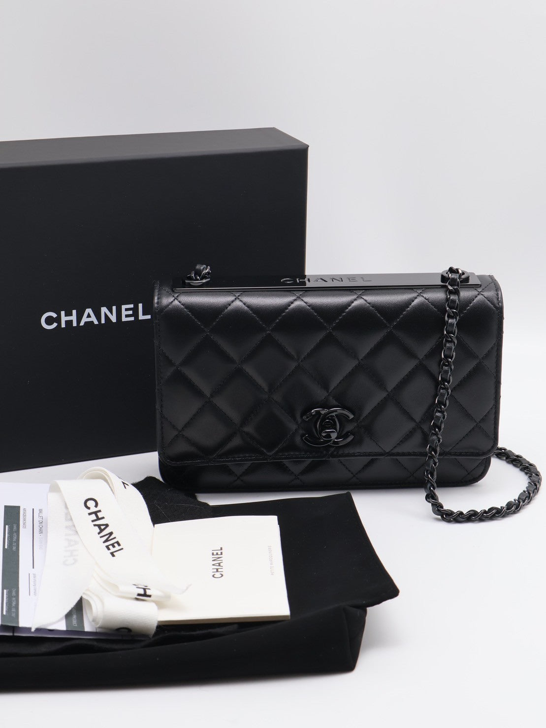 CHANEL Trendy WOC - so black
