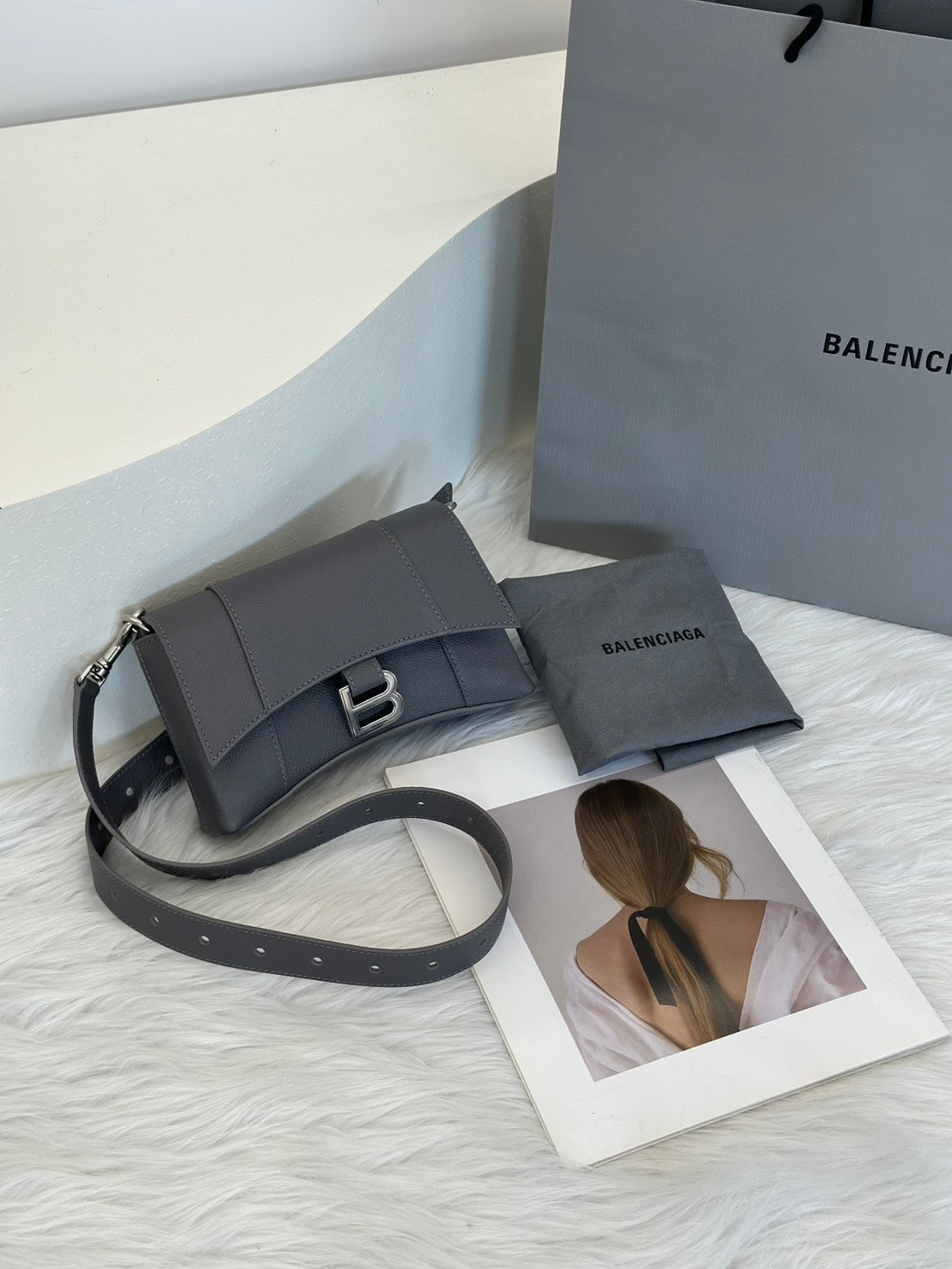 Balenciaga Downtown斜背包 - XXS灰銀