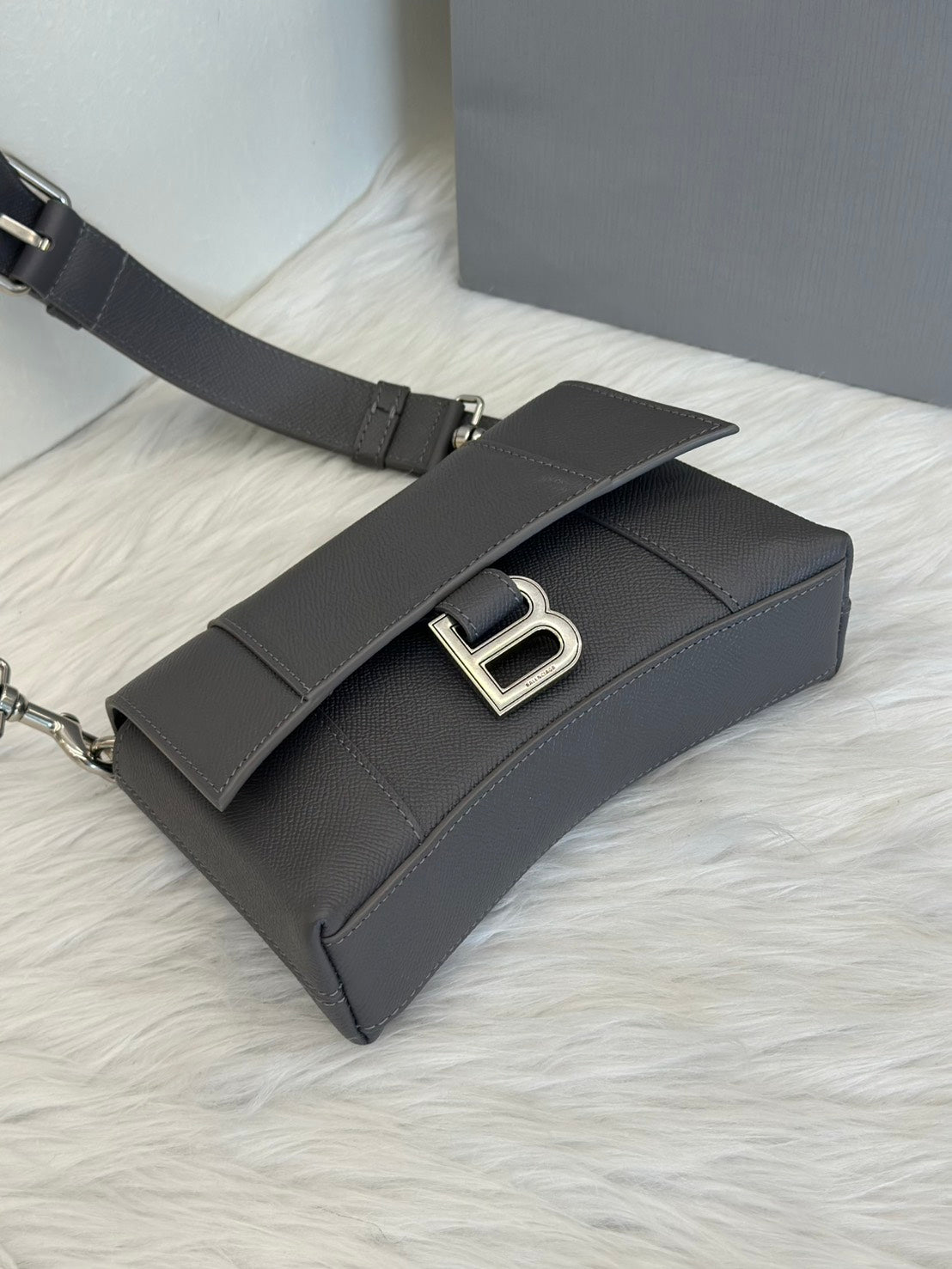 Balenciaga Downtown斜背包 - XXS灰銀