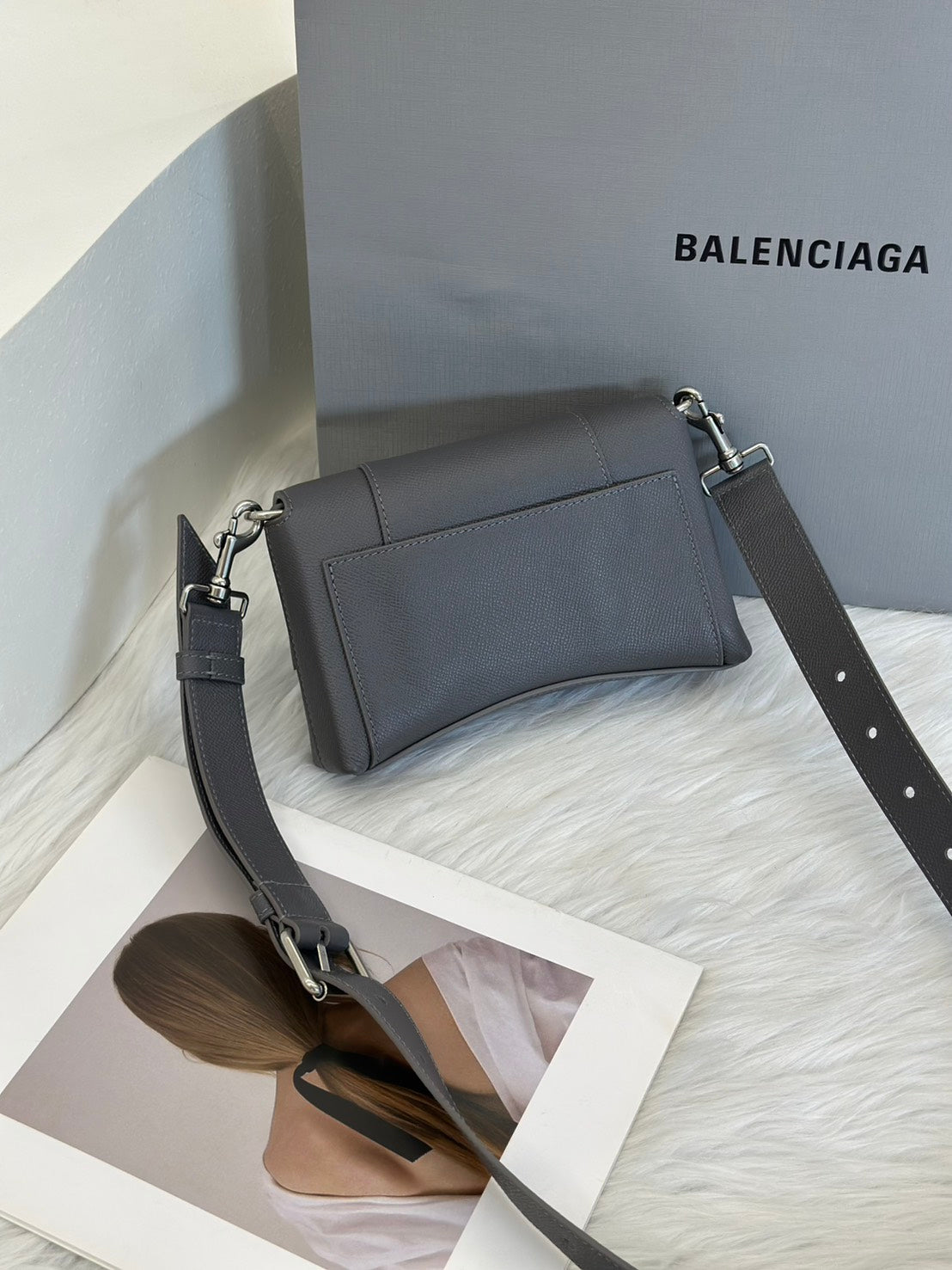 Balenciaga Downtown斜背包 - XXS灰銀