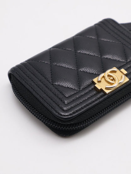CHANEL Boy 經典粒面牛皮拉鍊零錢包 - 黑金31開