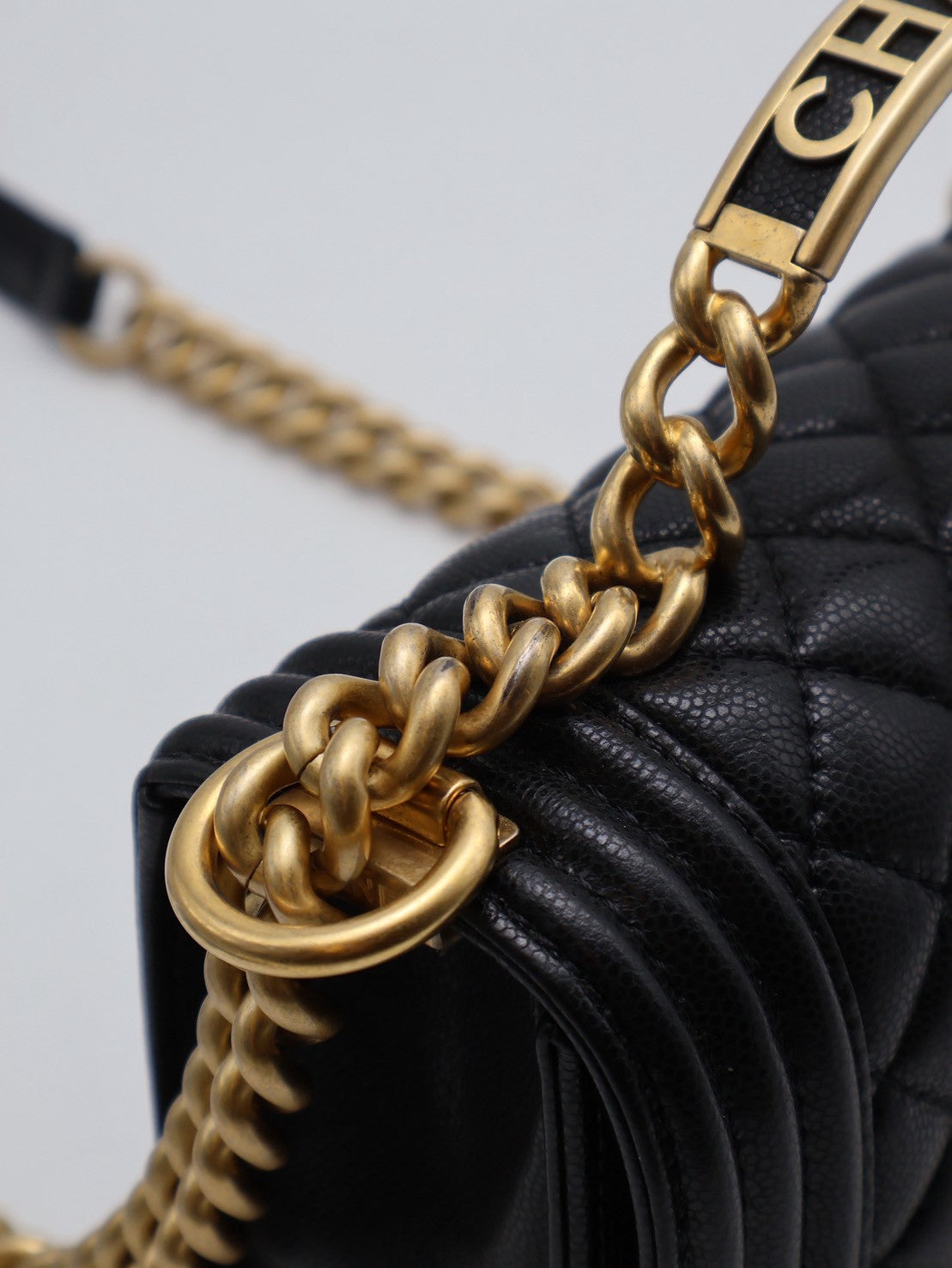 CHANEL 23B Handle boy 20  - 黑金