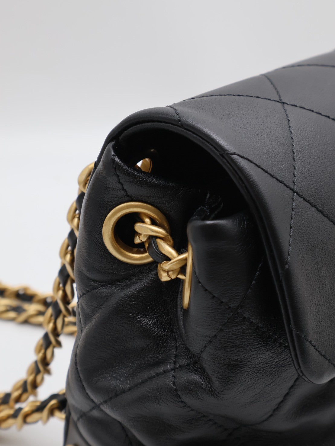 CHANEL 23B金幣雙肩包 - 黑金