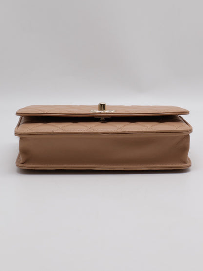 CHANEL 22S Trendy WOC - 奶茶金