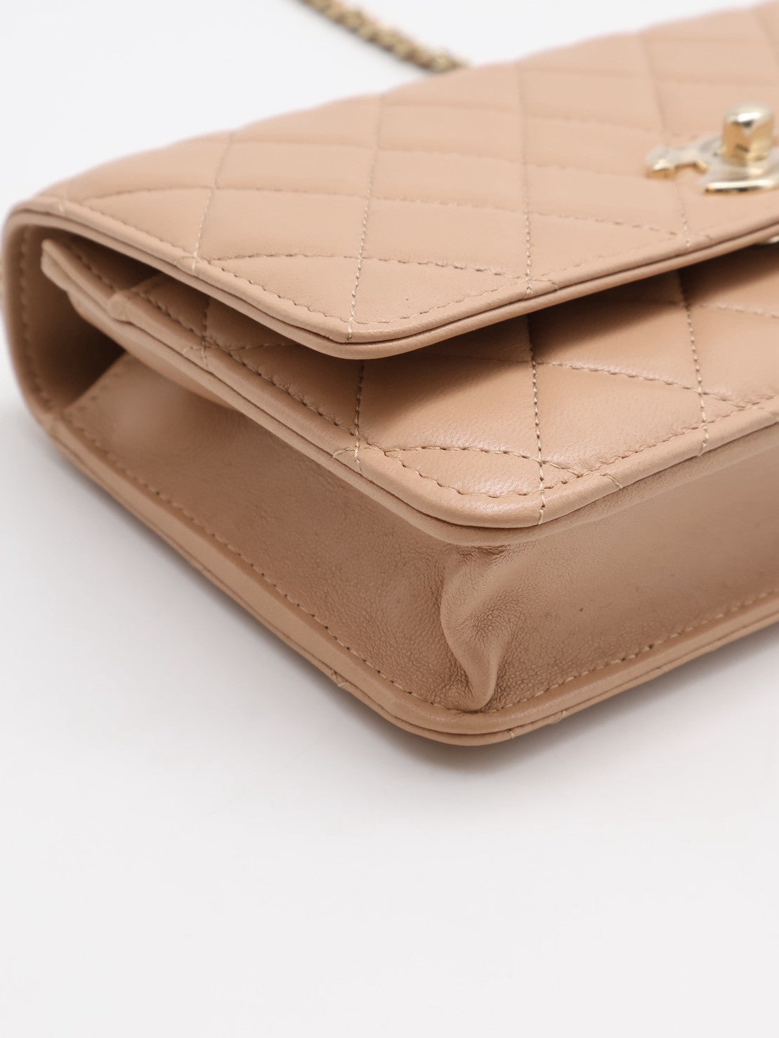 CHANEL 22S Trendy WOC - 奶茶金