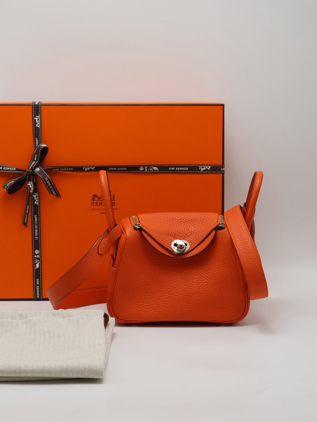 HERMES Mini Lindy - Capucine 9T 火焰橙銀 U