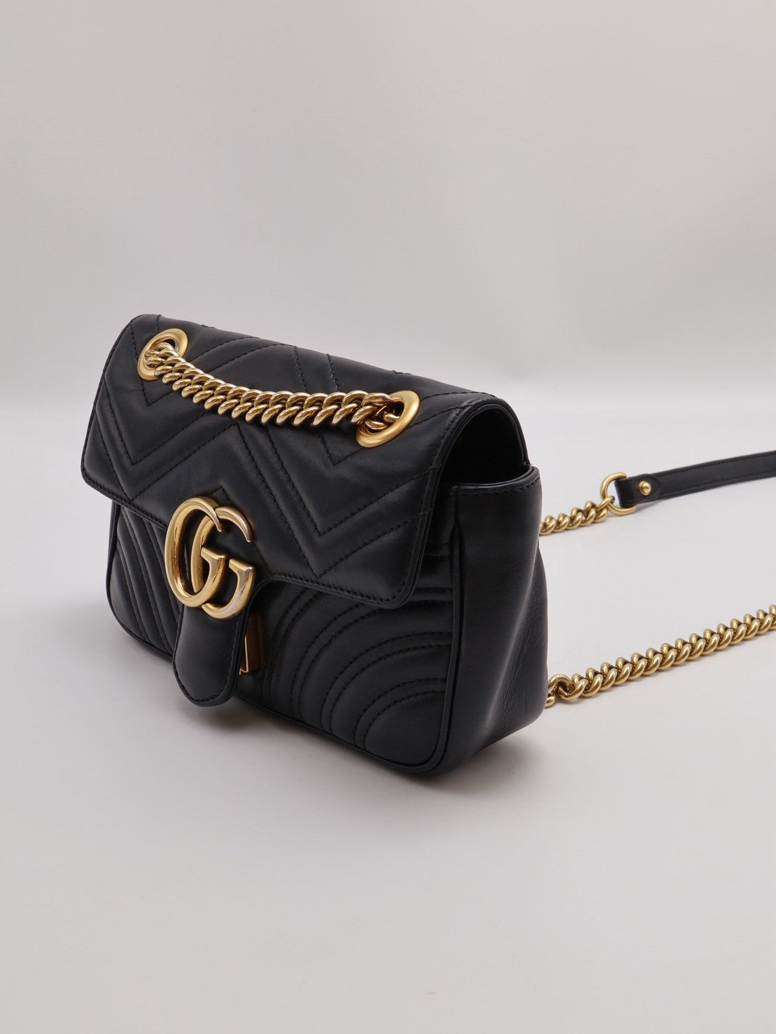 GUCCI Marmont Matelasse斜背包 - 22迷你黑金