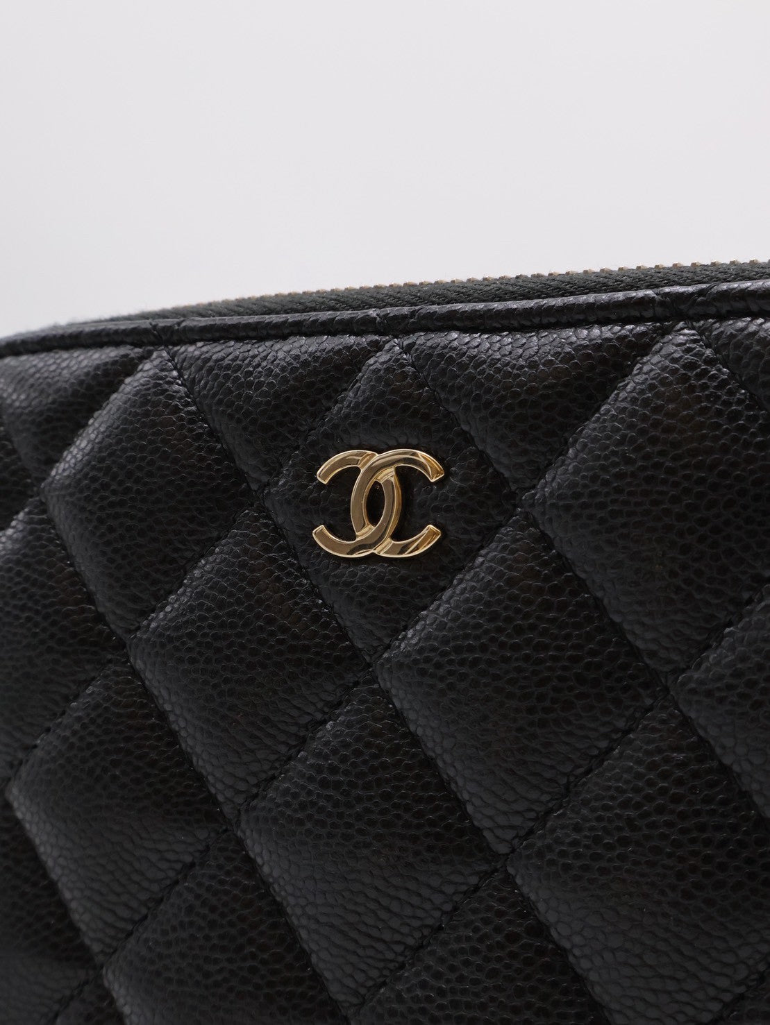 CHANEL 24A粒面牛皮貝殼包 - 黑金