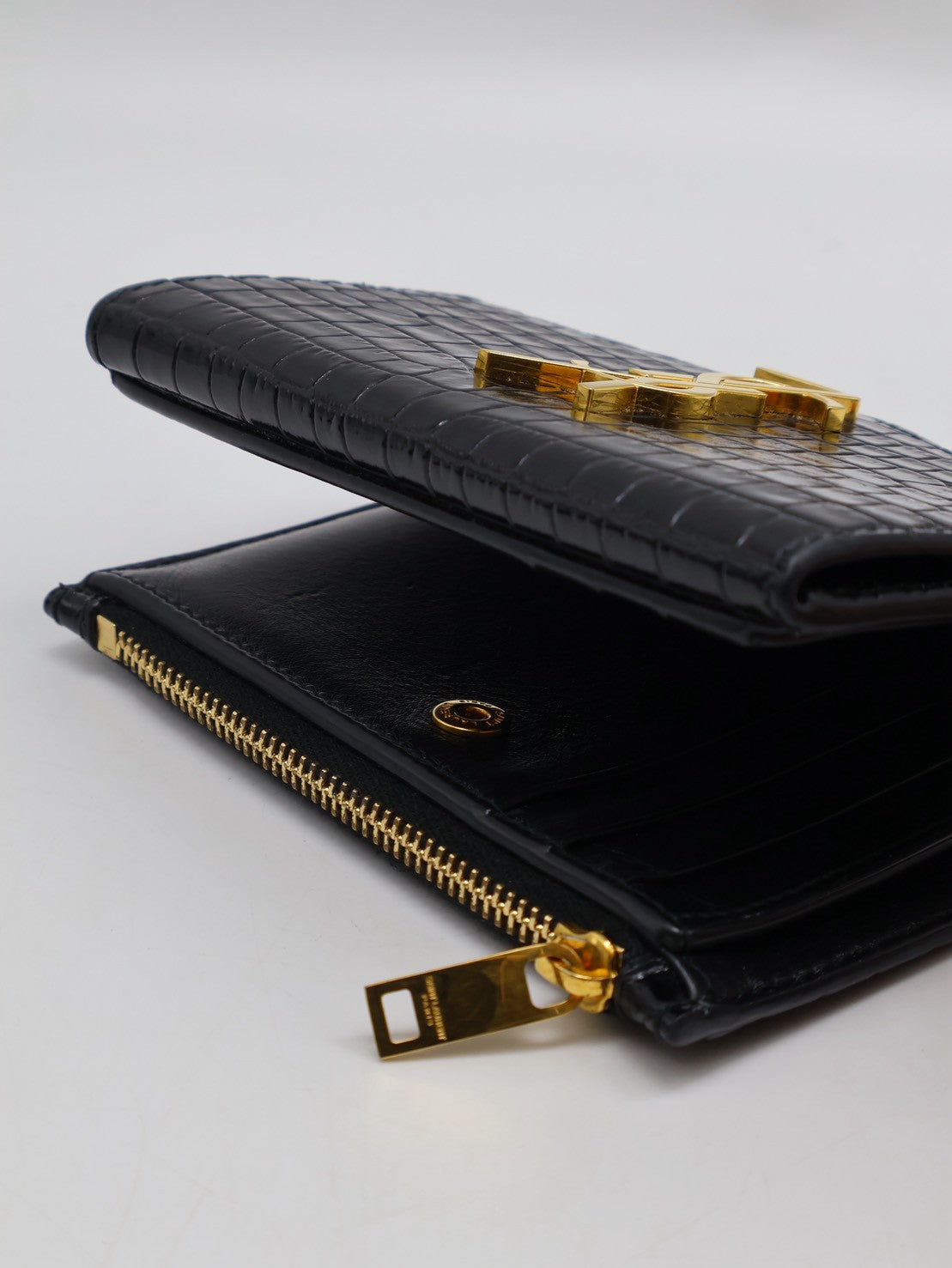 YSL 鱷魚壓紋雙折短夾