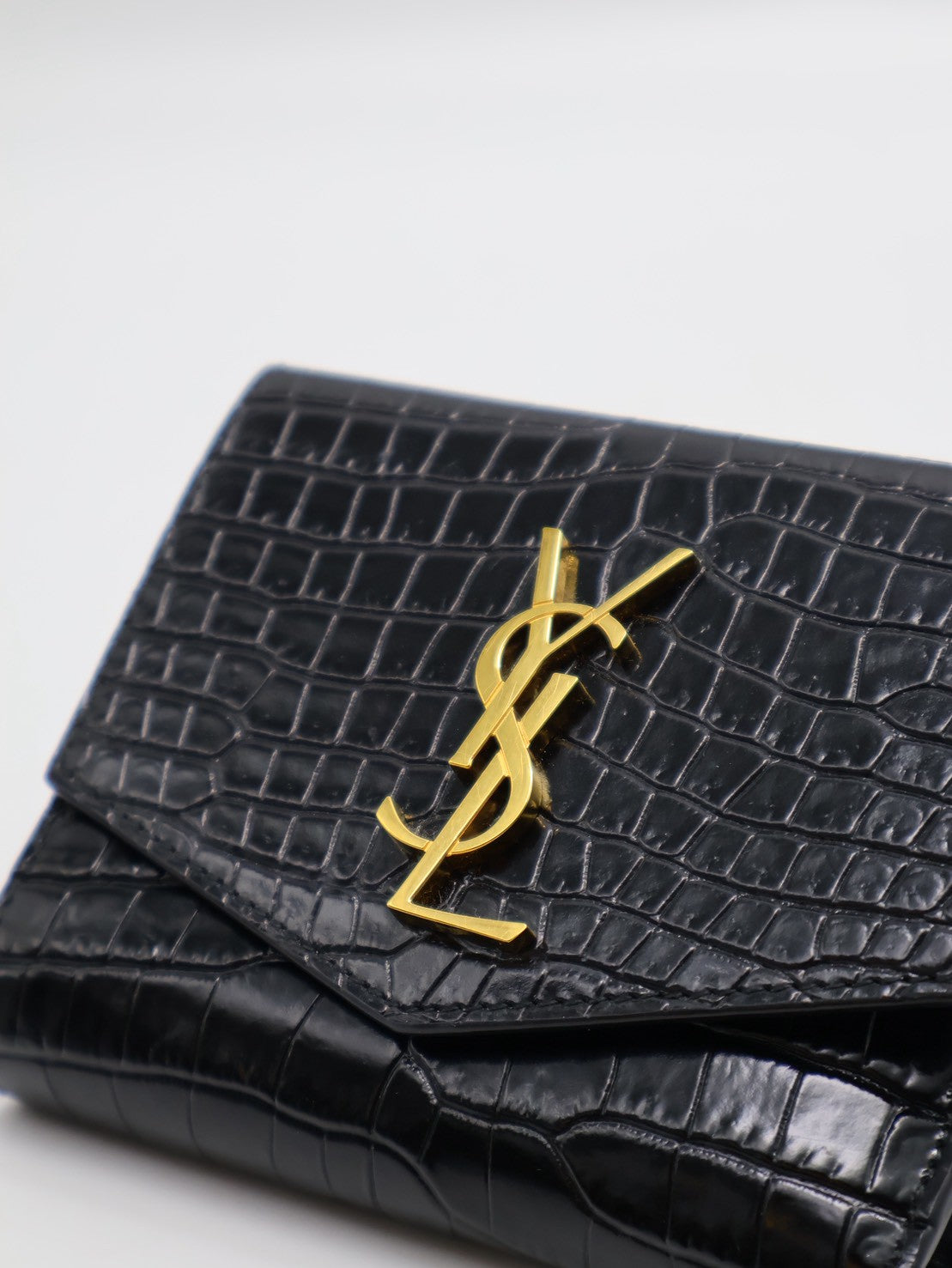 YSL 鱷魚壓紋雙折短夾