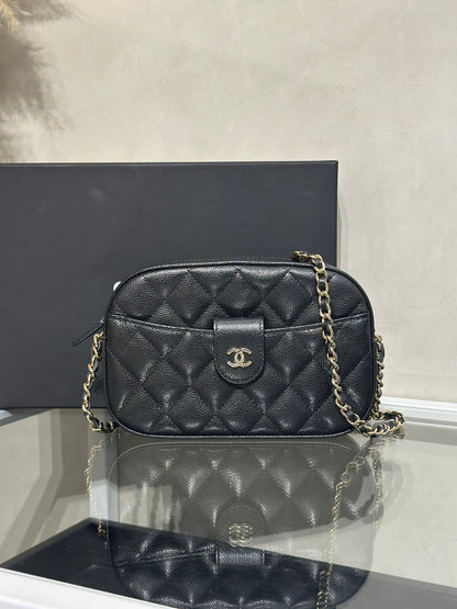 CHANEL 24S粒面牛皮迷你相機包 - 黑金