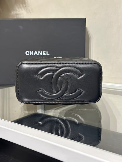 CHANEL 金球羊皮長盒子 - 黑金