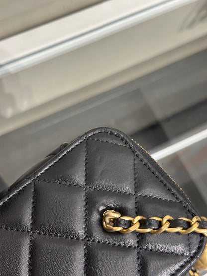 CHANEL 金球羊皮長盒子 - 黑金