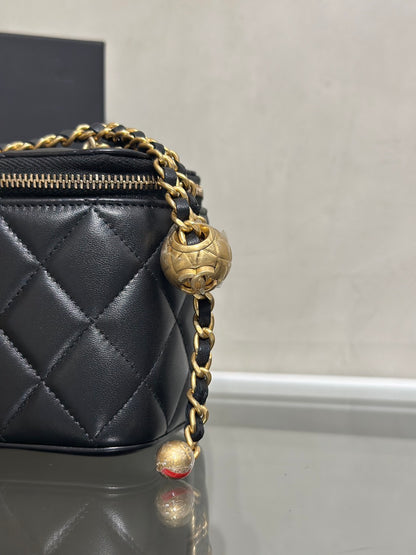 CHANEL 金球羊皮長盒子 - 黑金