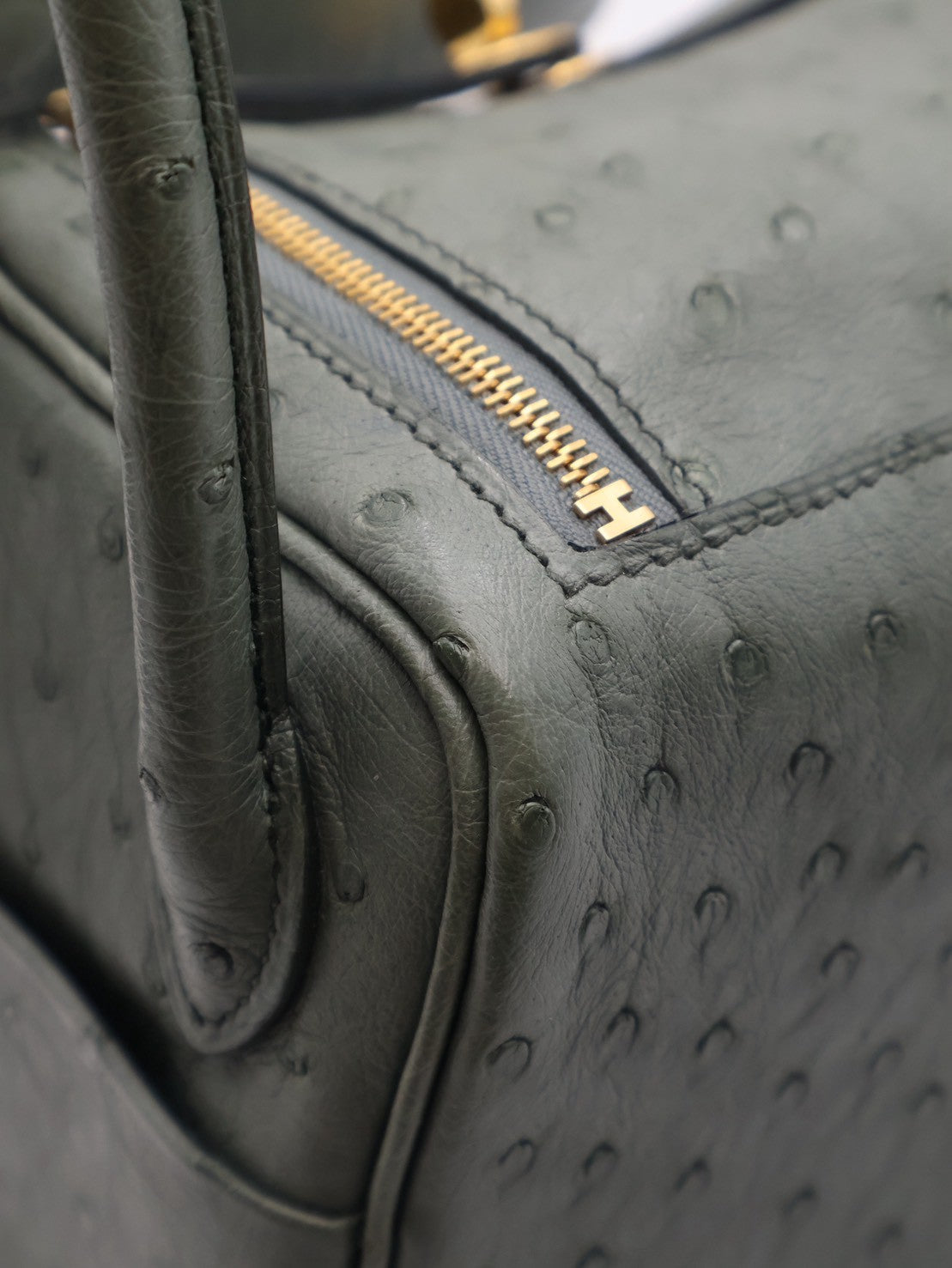 HERMES Mini Lindy - Vert Amande 63 鴕鳥皮杏仁綠金 U