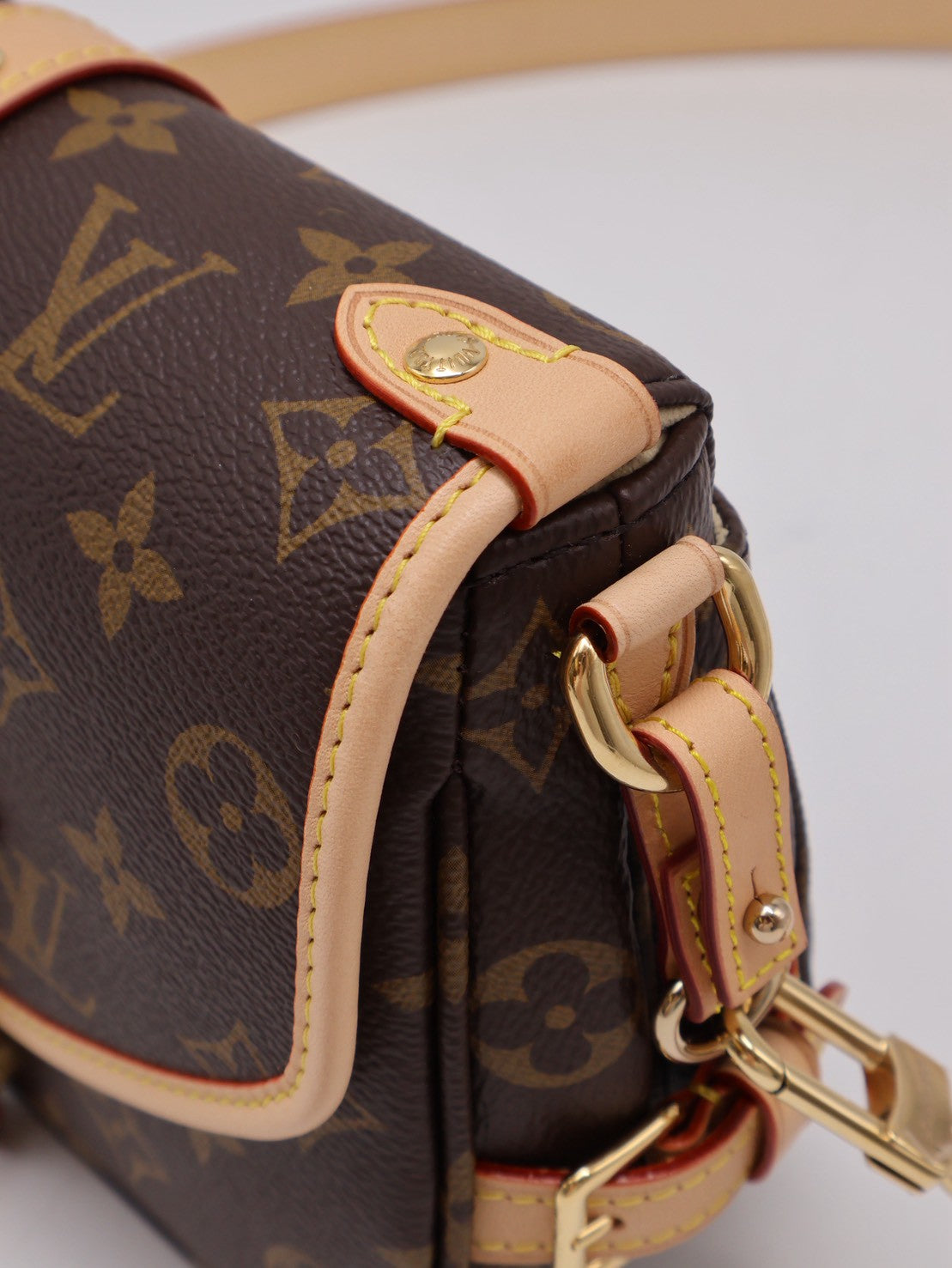LOUIS VUITTON Saumur BB雙子星馬鞍包