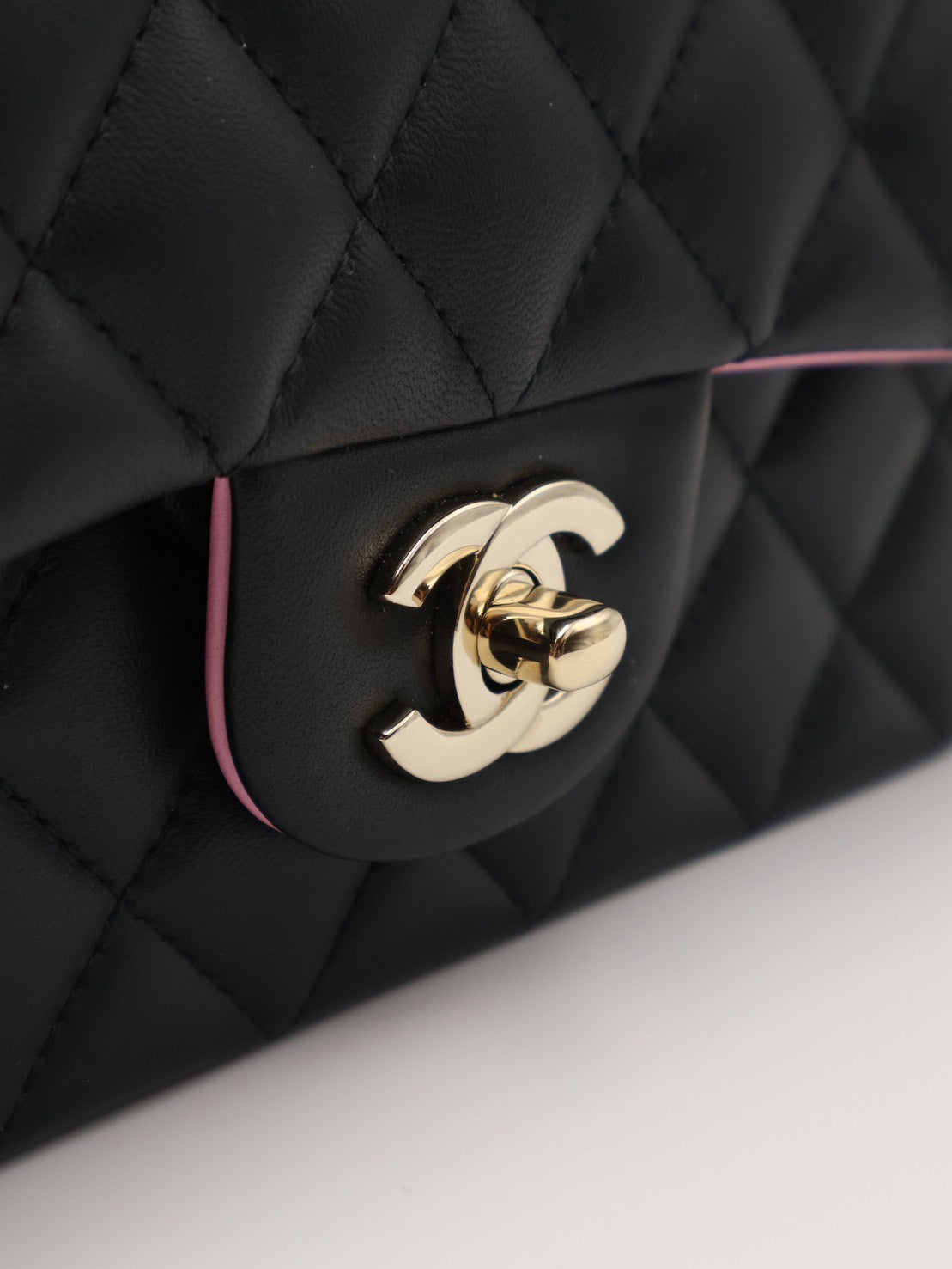 CHANEL 23P Handle Mini CF20 - 黑拚粉金