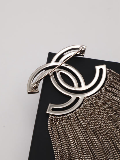CHANEL 16K水鑽雙C流蘇胸針