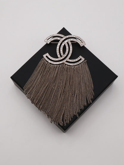CHANEL 16K水鑽雙C流蘇胸針