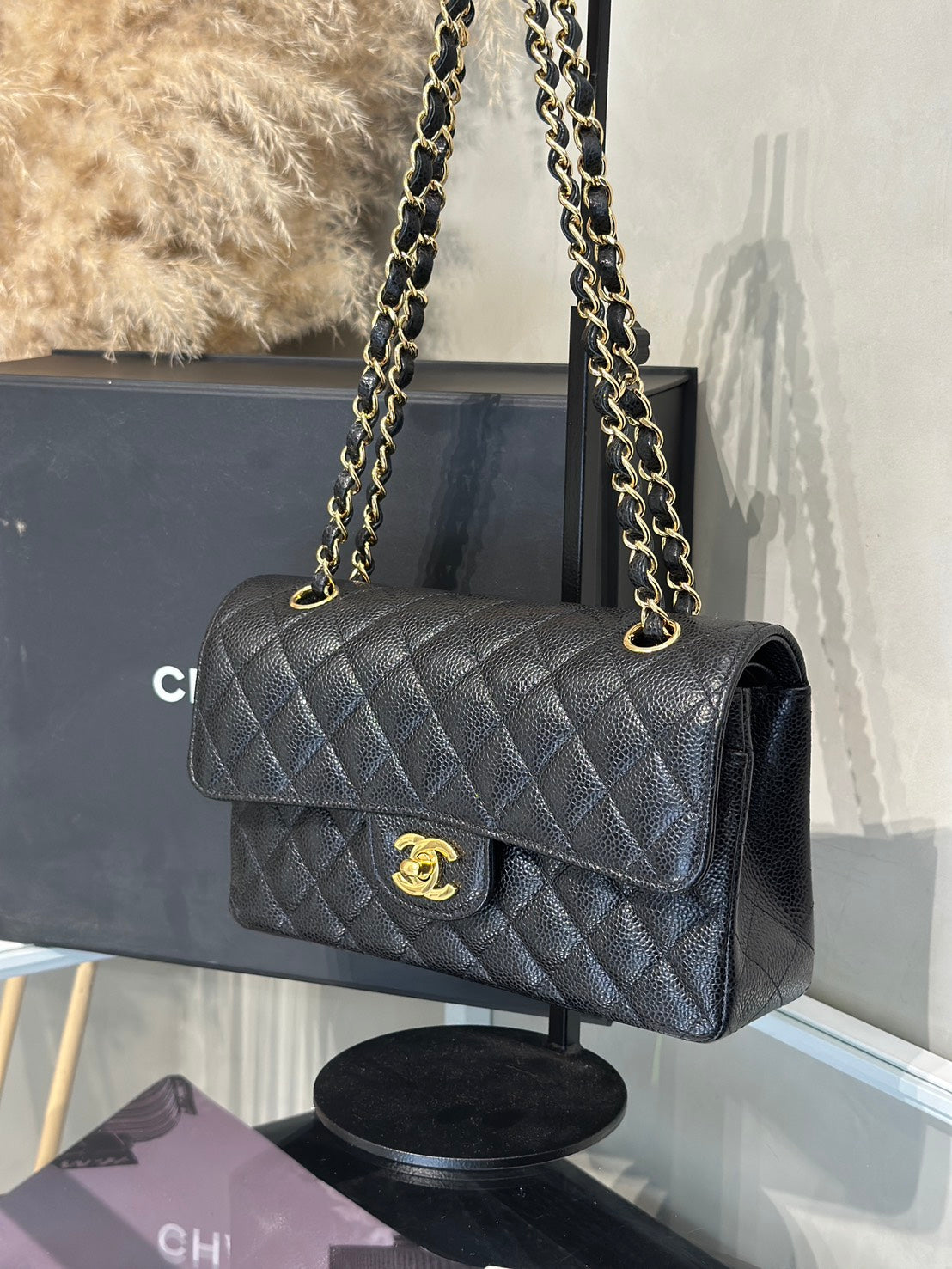 CHANEL 經典口蓋包 CF23 - 粒面牛皮黑金28開