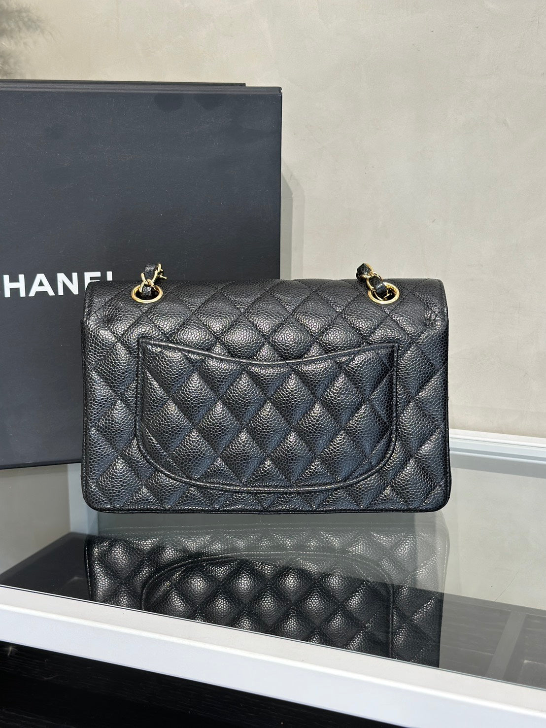 CHANEL 經典口蓋包 CF23 - 粒面牛皮黑金28開