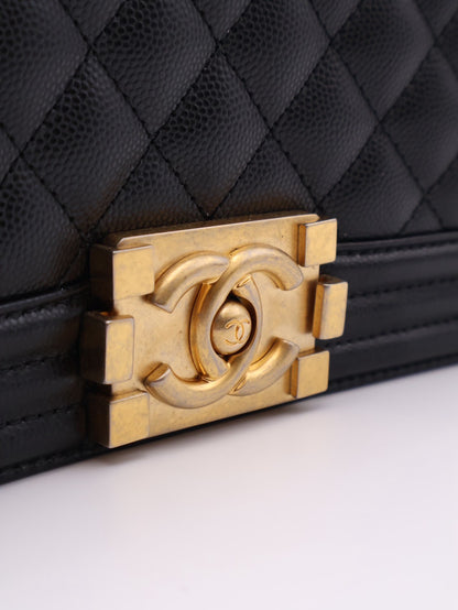 CHANEL Boy20 粒面牛皮口蓋包 - 黑金26開