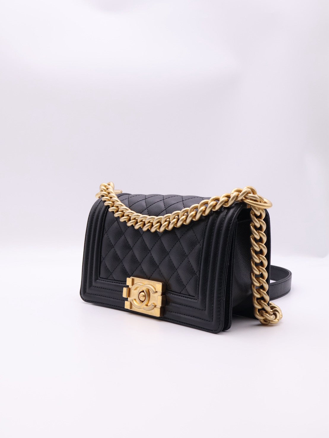 CHANEL Boy20 粒面牛皮口蓋包 - 黑金26開
