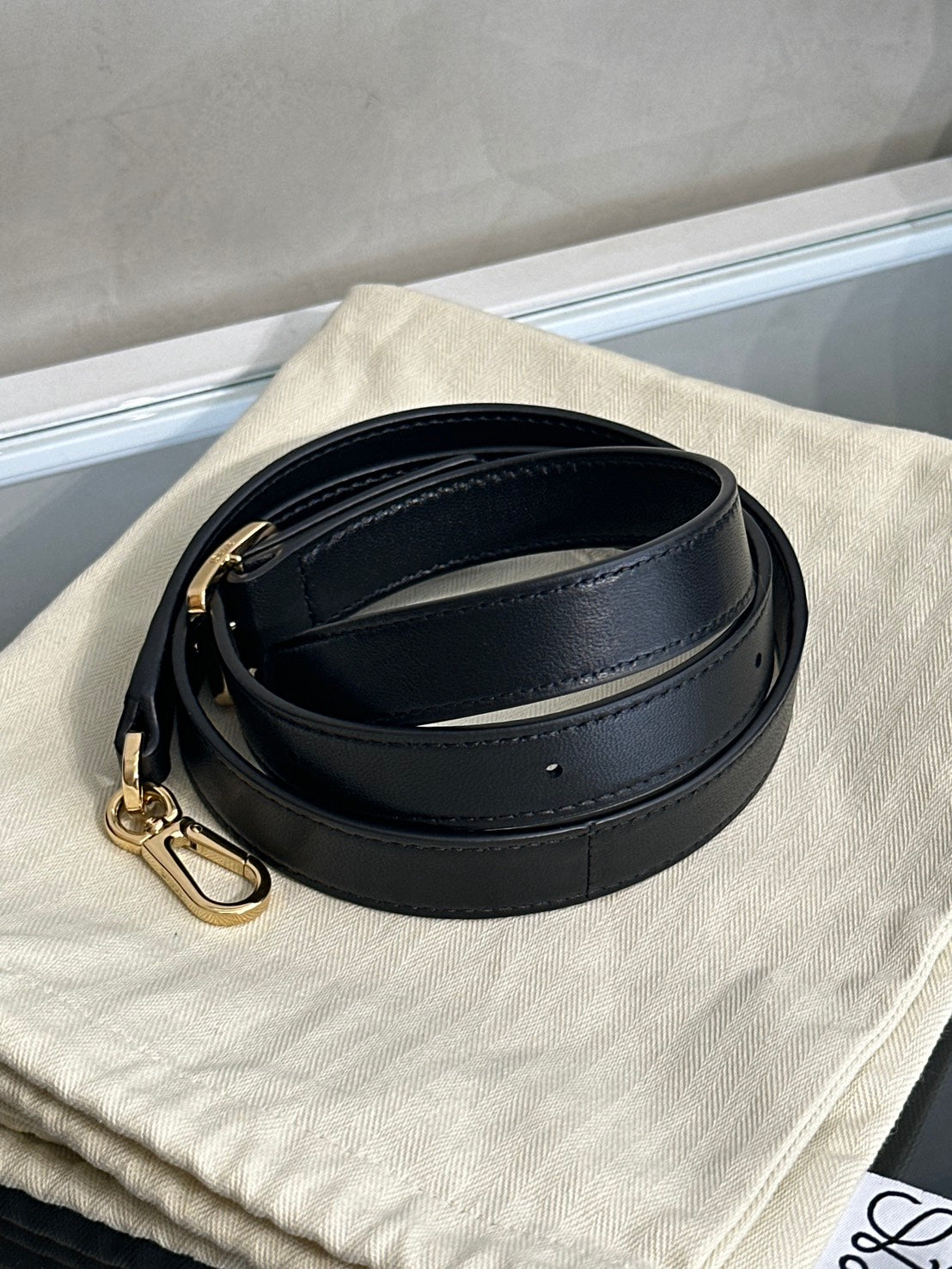 LOEWE Puzzle小牛皮手袋 - 小號黑