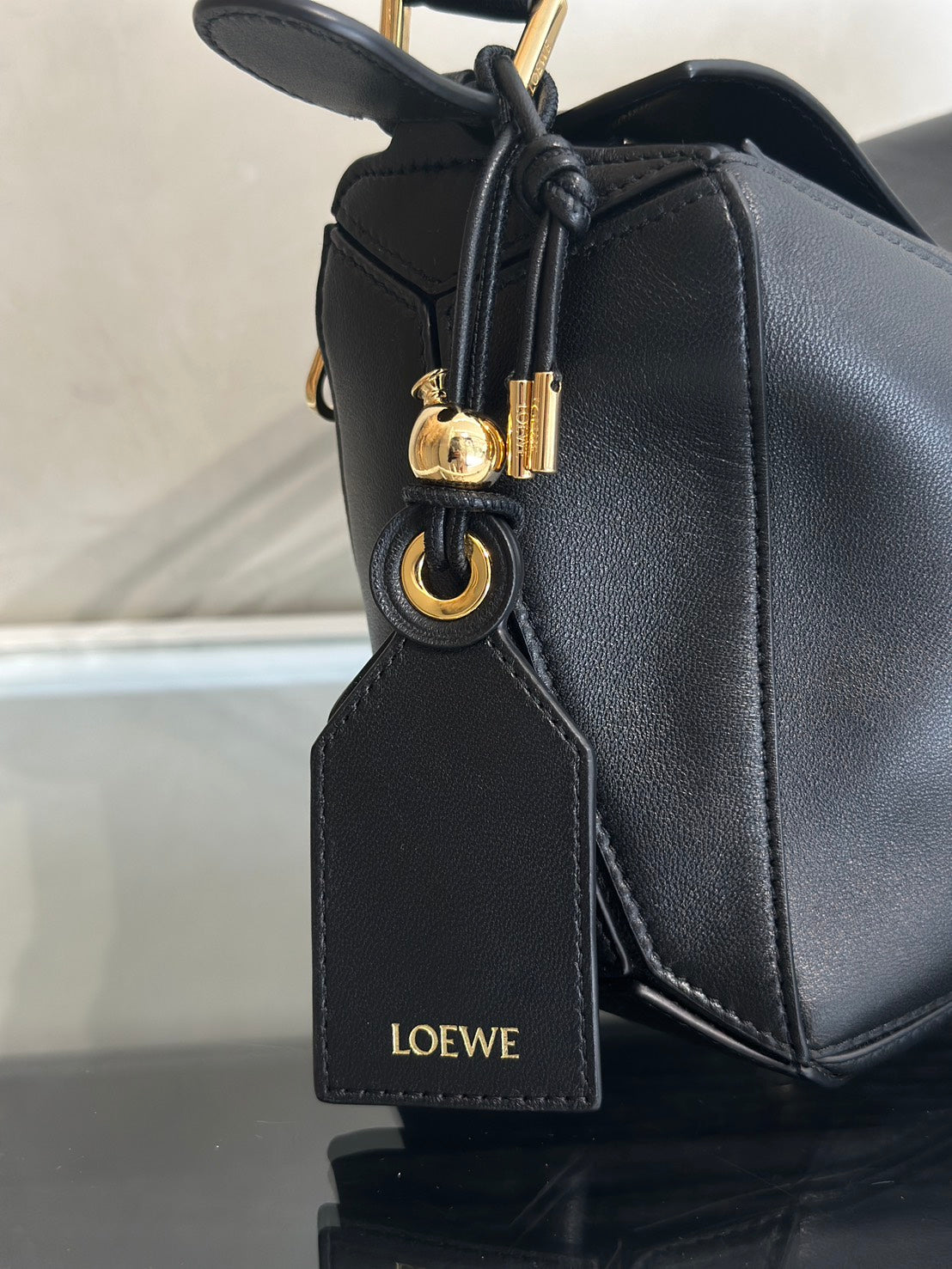 LOEWE Puzzle小牛皮手袋 - 小號黑