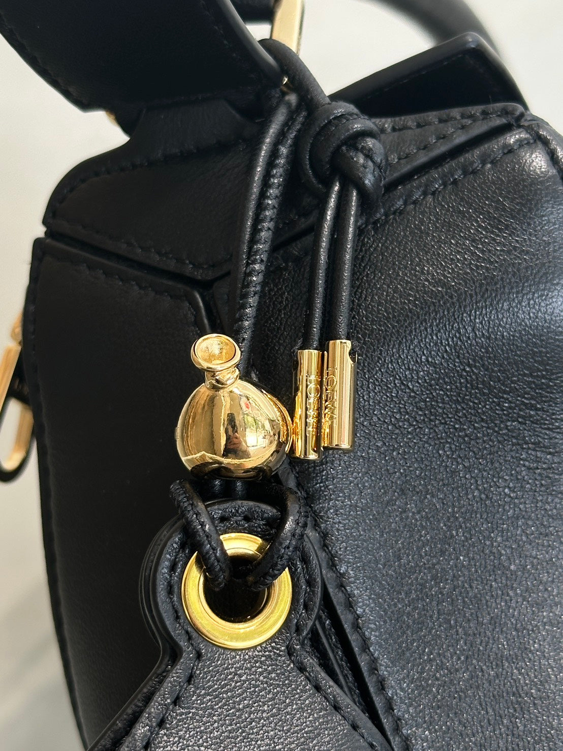 LOEWE Puzzle小牛皮手袋 - 小號黑