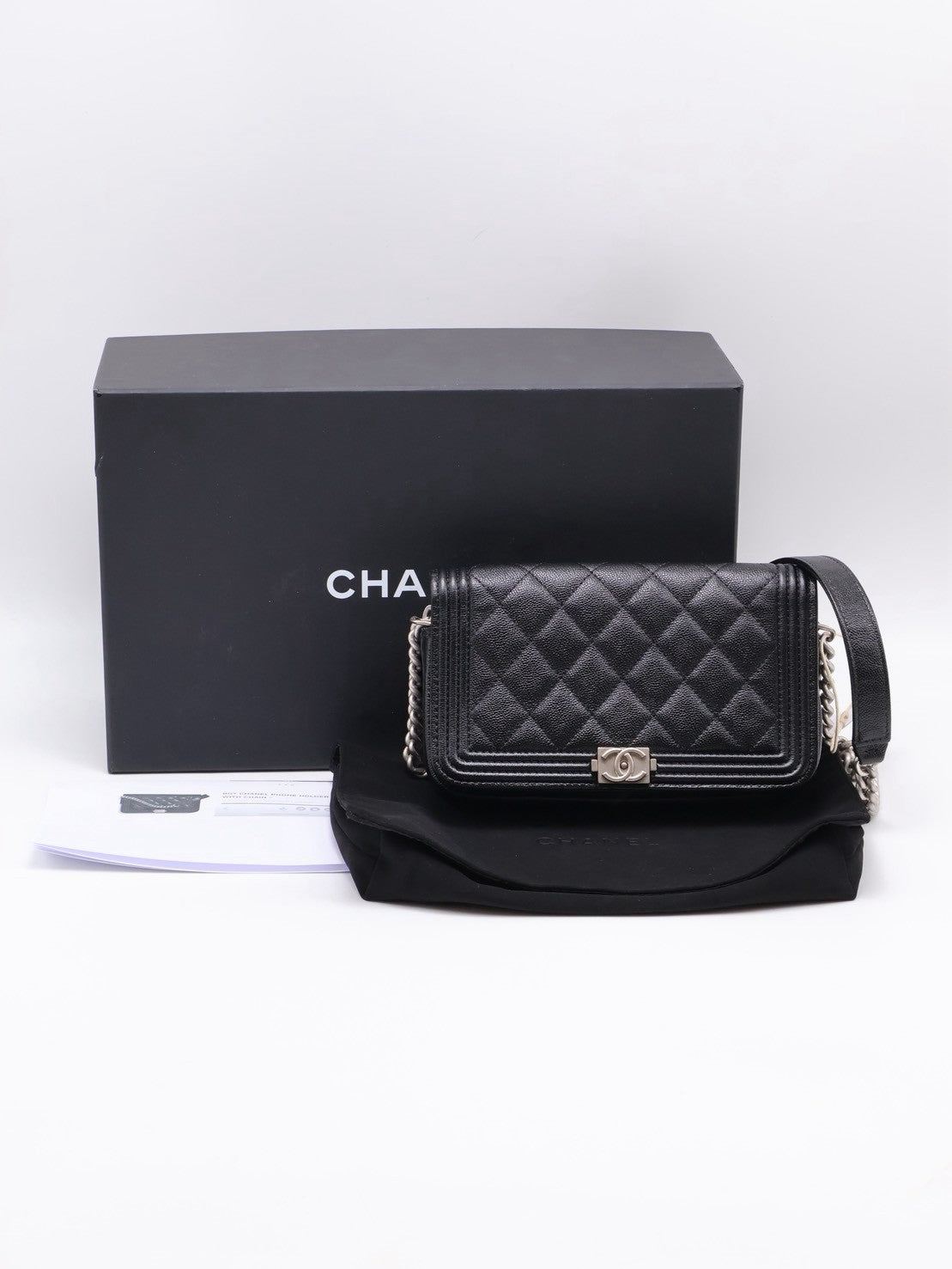 CHANEL Boy粒面牛皮手機包 - 黑銀