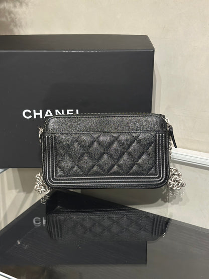 CHANEL Boy粒面牛皮手機包 - 黑銀