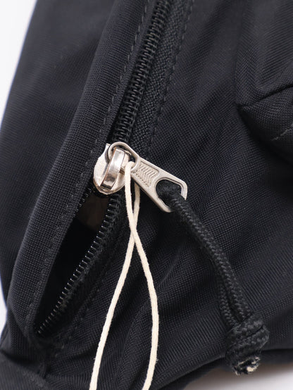 Balenciaga 尼龍斜背胸包