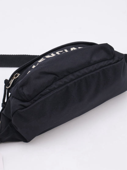 Balenciaga 尼龍斜背胸包