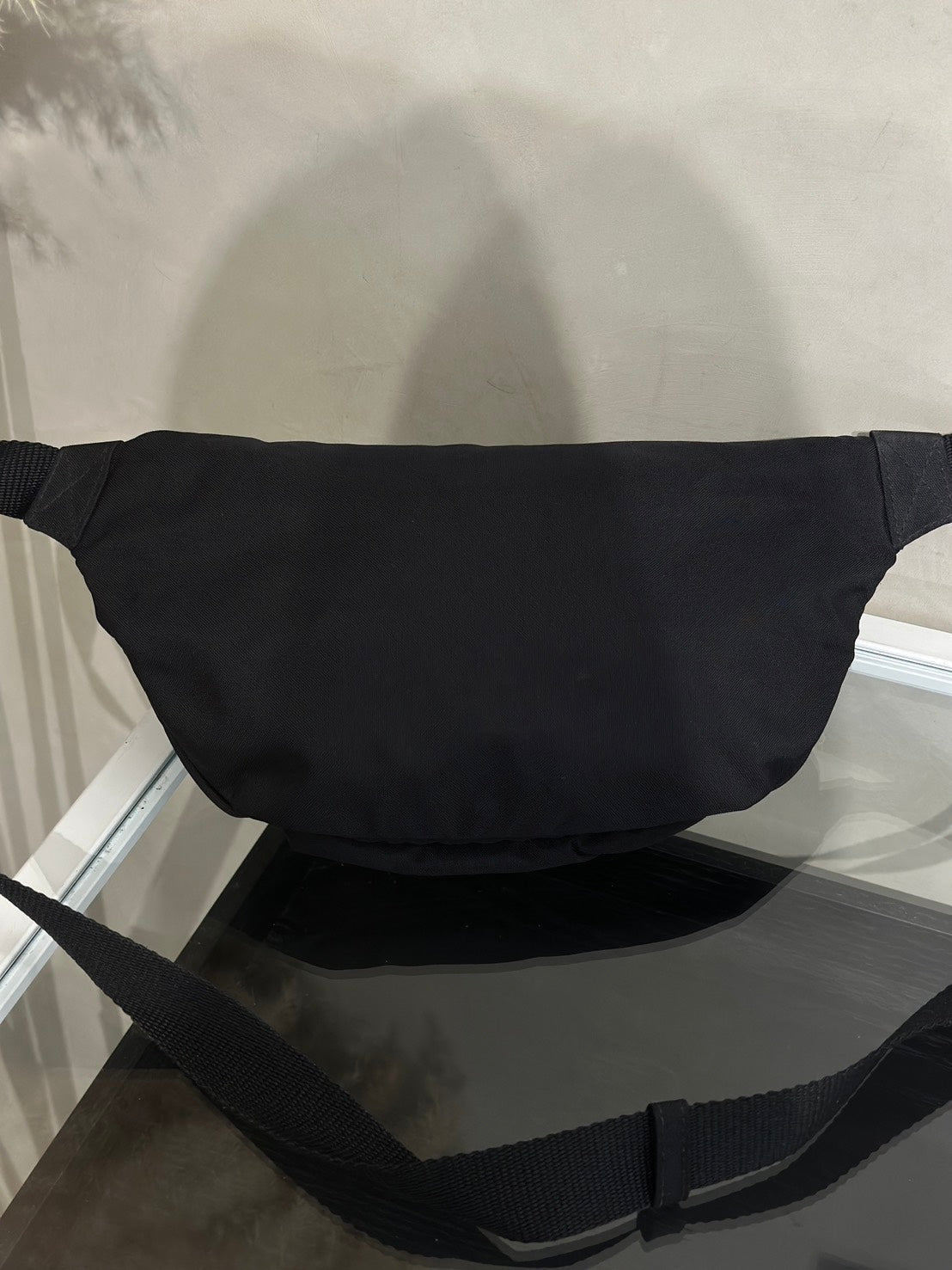 Balenciaga 尼龍斜背胸包