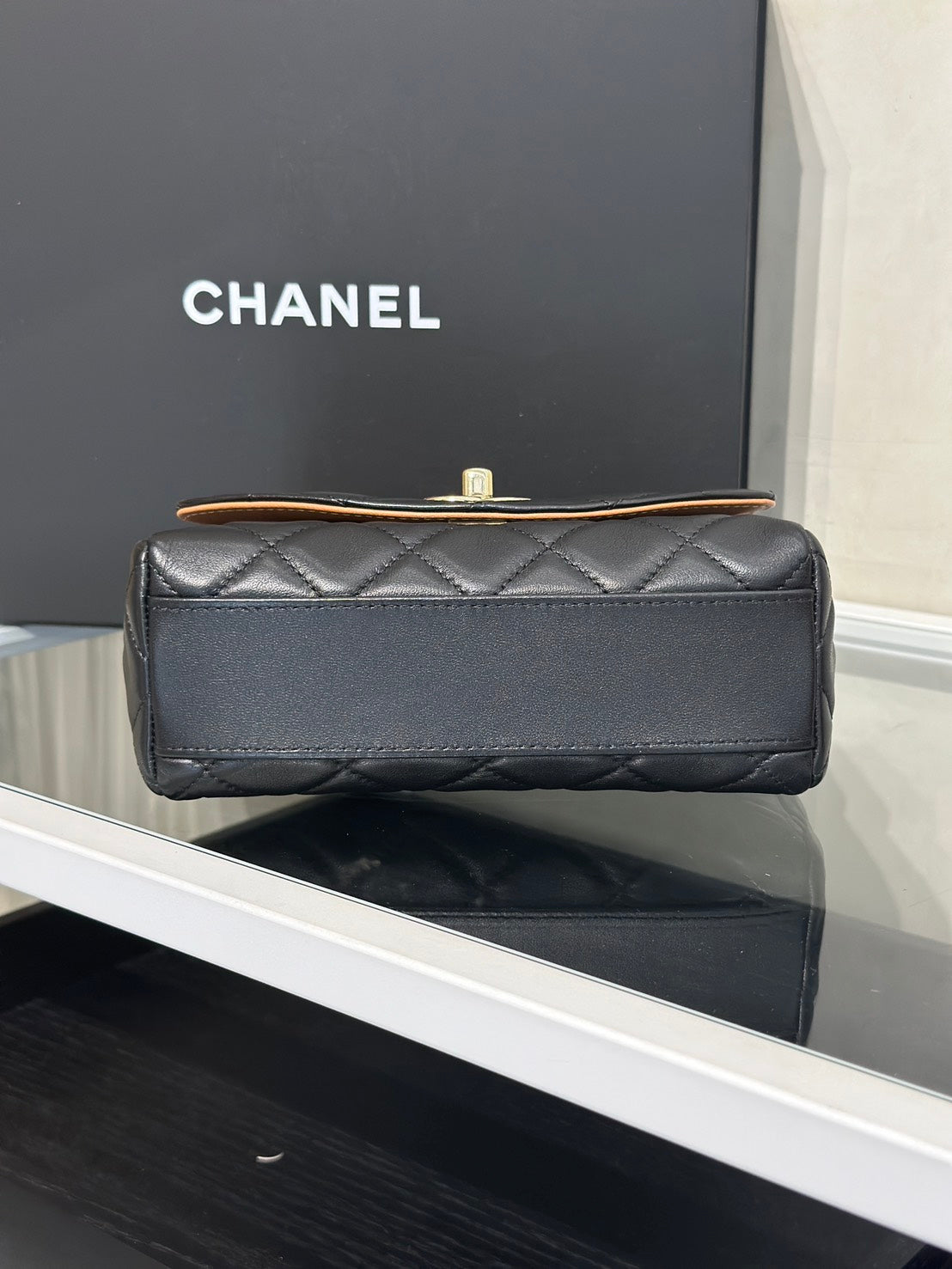 CHANEL 21P彩虹鍊條斜背包 - 黑金31開