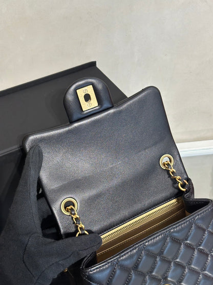 CHANEL 經典口蓋包方胖子 17 - 金球黑金