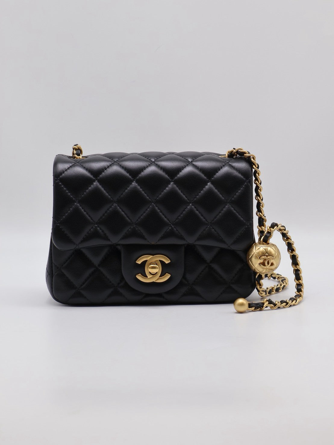 CHANEL 經典口蓋包方胖子 17 - 金球黑金