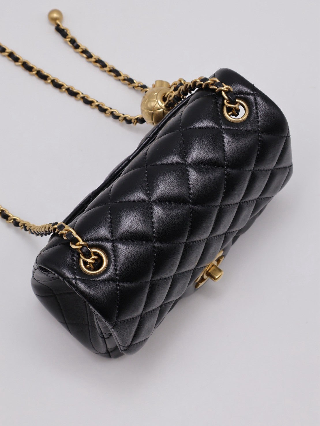 CHANEL 經典口蓋包方胖子 17 - 金球黑金
