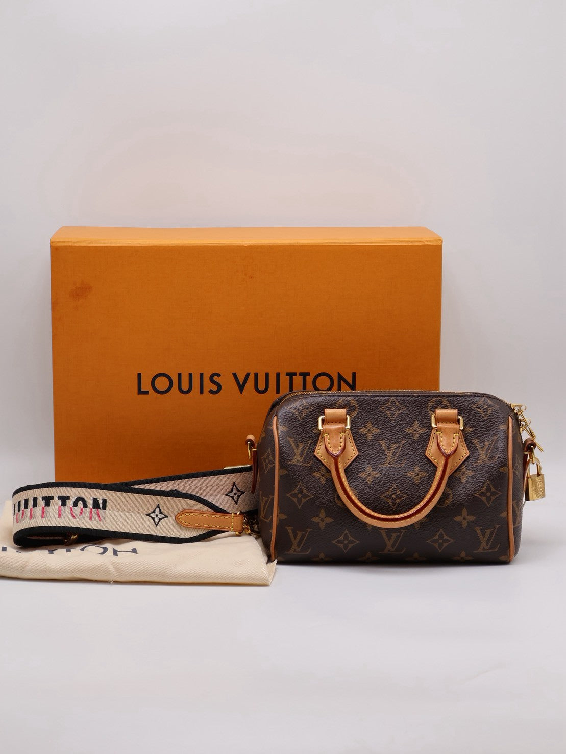 LOUIS VUITTON Speedy Bandouliere 20 - 黑邊背帶