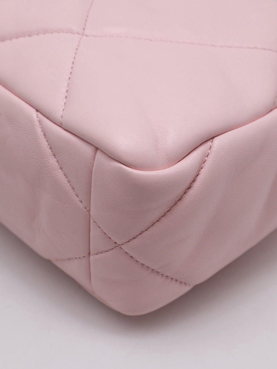 CHANEL 19 Bag 菱格紋手提肩背包 26 - 粉金
