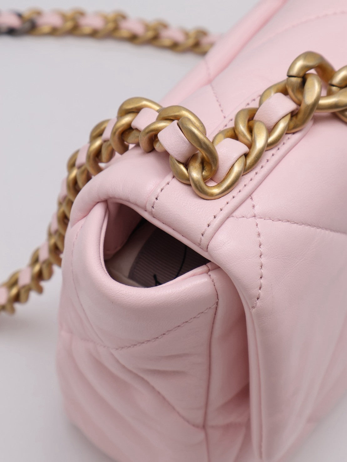 CHANEL 19 Bag 菱格紋手提肩背包 26 - 粉金