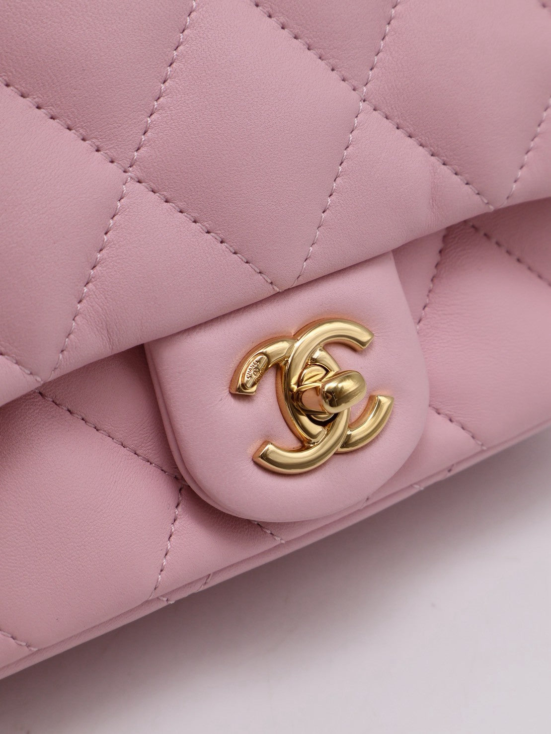 CHANEL 24S壓克力手提Mini CF20 - 粉金