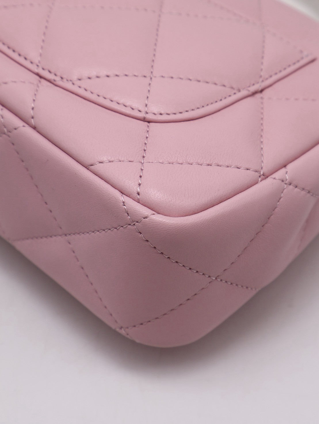 CHANEL 24S壓克力手提Mini CF20 - 粉金
