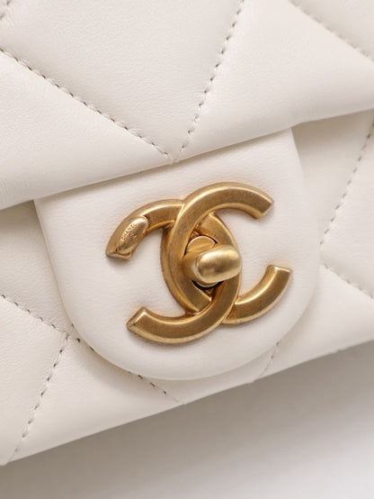 CHANEL 24S珍珠湯圓調節口蓋包 20 - 白金