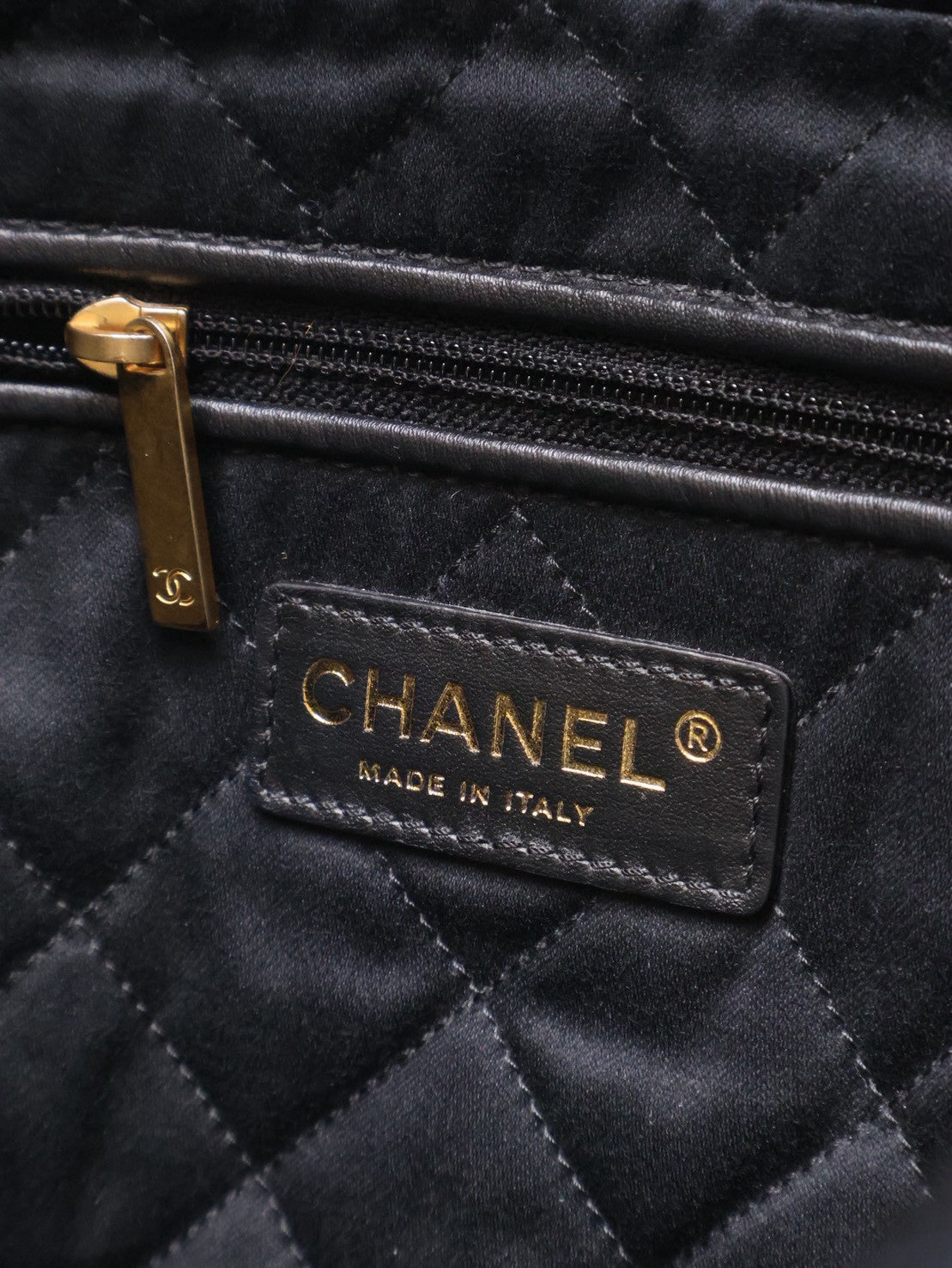 CHANEL 22 Bag - 小號黑金